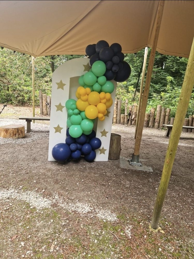 Maatwerk ballondecoratie groen blauw buiten Rotterdam